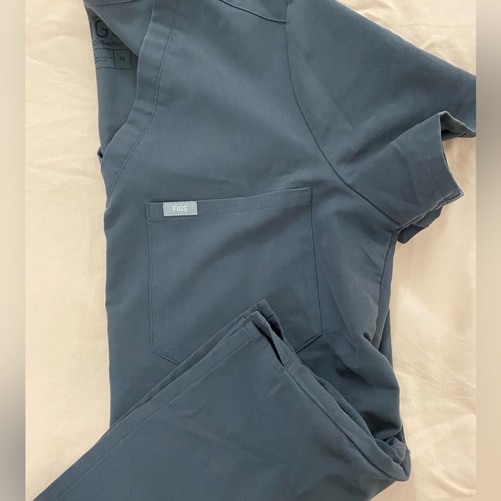 Gray Figs one pocket scrub top